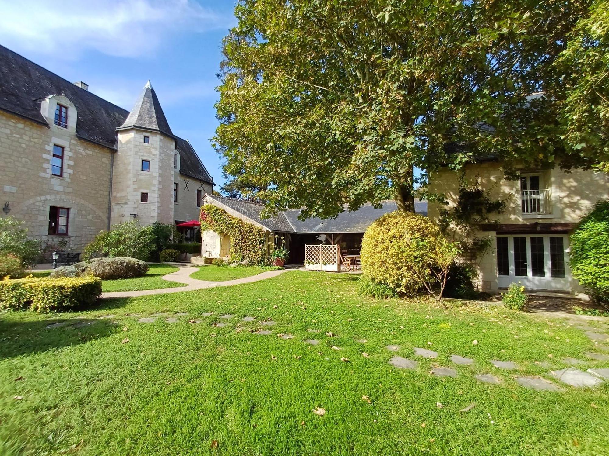 Manoir De L'Abbaye Bed and Breakfast Seuilly Eksteriør billede